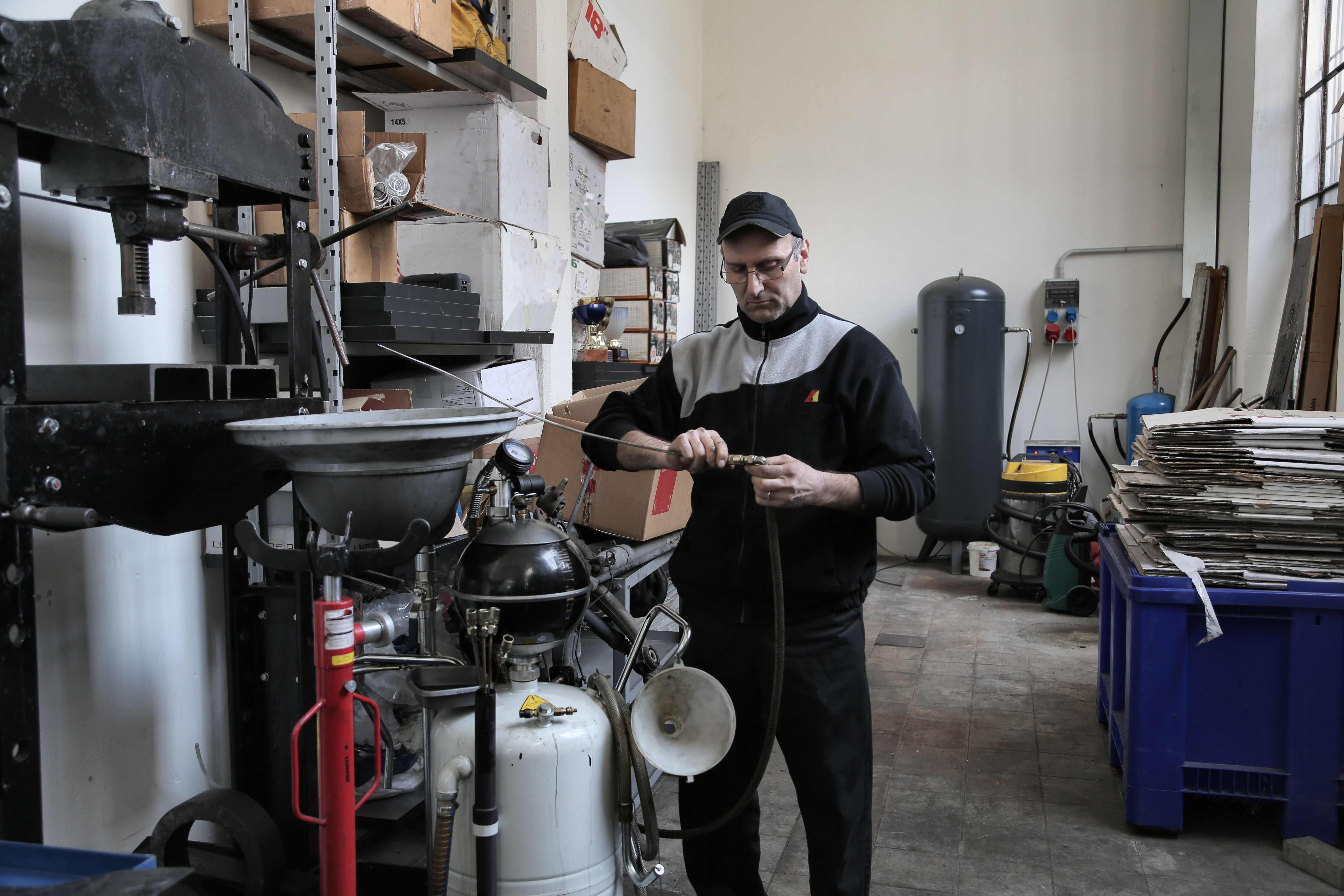 IN-HOUSE Custom Hydraulic Hoses — Hoses & Fittings | Southfield Supply
